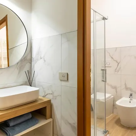 Arena 2min - Patio Privato E Spazio Di Lavoro - Blue Forest Apartment